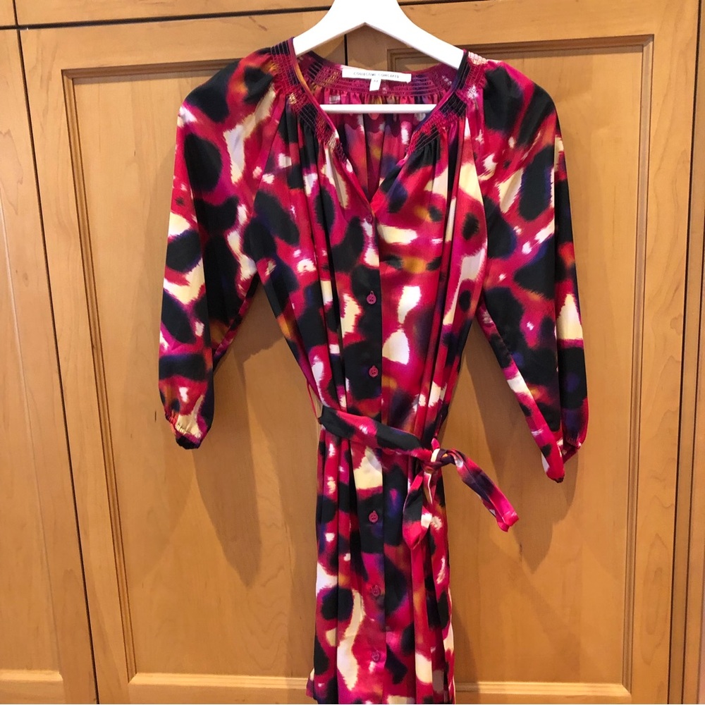 ☘️Collective concepts blouse dress with tie belt and button closure front☘️